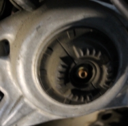 Кронштейн верхних рычагов правый Q5 8R 2009-2018