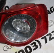 Задний правый фонарь.volkswagen passat 6