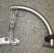 Петля крышки багажника правая PASSAT B6 2005-2010