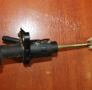 Главный цилиндр сцепления