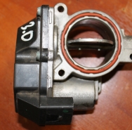 Дроссельная заслонка 057128063D 057128063B 057128063C A8 4H D4 2010-