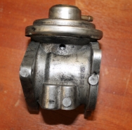 Дроссельная заслонка A8 4D D2 1994-2002