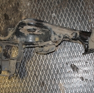 Кронштейн рычага под пружину правый в сборе с рычагом Б/У оригинал. T31, J10E, JJ10E