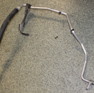 Трубка, шланг от печки к компрессору кондиционера MR20DE Б/У оригинал. T31 07-11