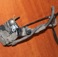 Замок капота   A8 4E D3 2003-2010