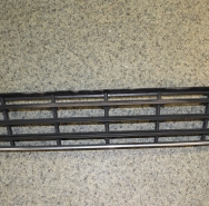 Решетка бампера центральная нижняя