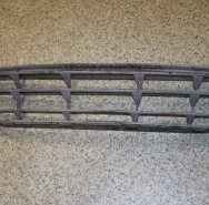 Решетка бампера нижняя центральная