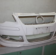 Передний бампер