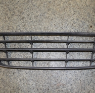 Решетка бампера нижняя центральная