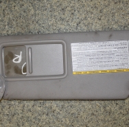 Козырёк солнцезащитный правый