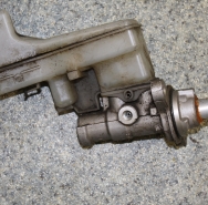 Главный тормозной цилиндр  CAMRY 40 2006-2011 б\у