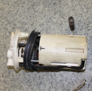 Топливный насос    AVENSIS 250   2003-2008 Б\У