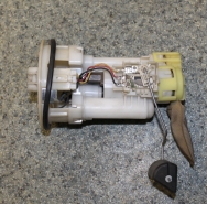 Топливный насос 2,4/3,0 CAMRY 30  2001-2006 Б\У