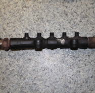 Топливная рампа в сборе с датчиком