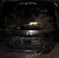 Крышка багажника+стекло под камеру Б/У оригинал. T-31