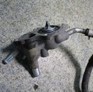 Коллектор антифриза позади двс вариатор QR25DE Б/У оригинал. T31