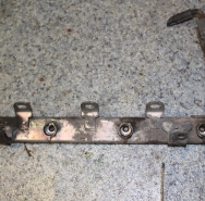 Топливная рампа QR25DE Б/У оригинал. T31