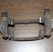 Скоба переднего тормозного суппорта