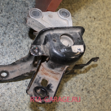 TOYOTA Опора двигателя правая AURIS 150 2006-2012 Б\У 12305-22361 купить, автозапчасти РТА-ГАРАЖ.РУ